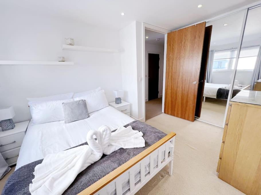 Stylish Seaview One-Bedroom Apt Swansea Eksteriør bilde