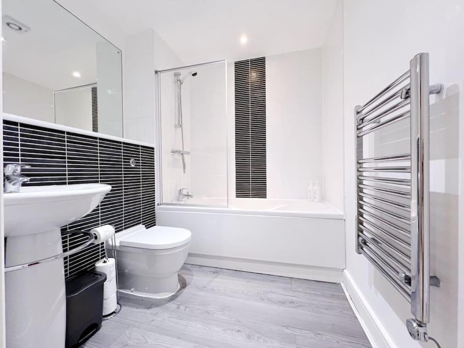 Stylish Seaview One-Bedroom Apt Swansea Eksteriør bilde