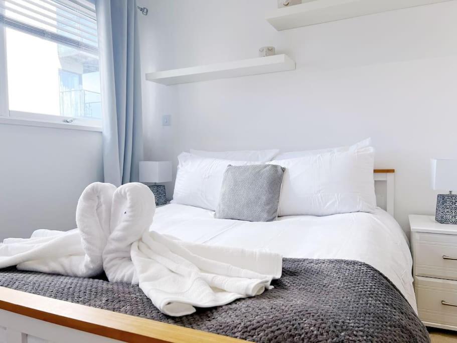 Stylish Seaview One-Bedroom Apt Swansea Eksteriør bilde