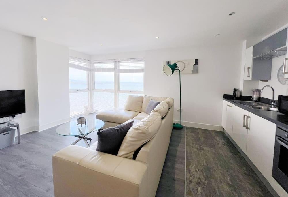 Stylish Seaview One-Bedroom Apt Swansea Eksteriør bilde