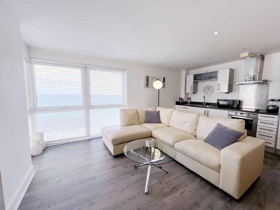 Stylish Seaview One-Bedroom Apt Swansea Eksteriør bilde